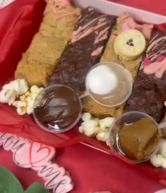 Blondie and Brownie Dipping Box